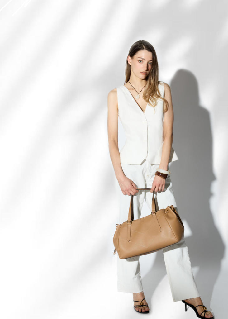 Noa handbag in pelle martellata color Sabbia