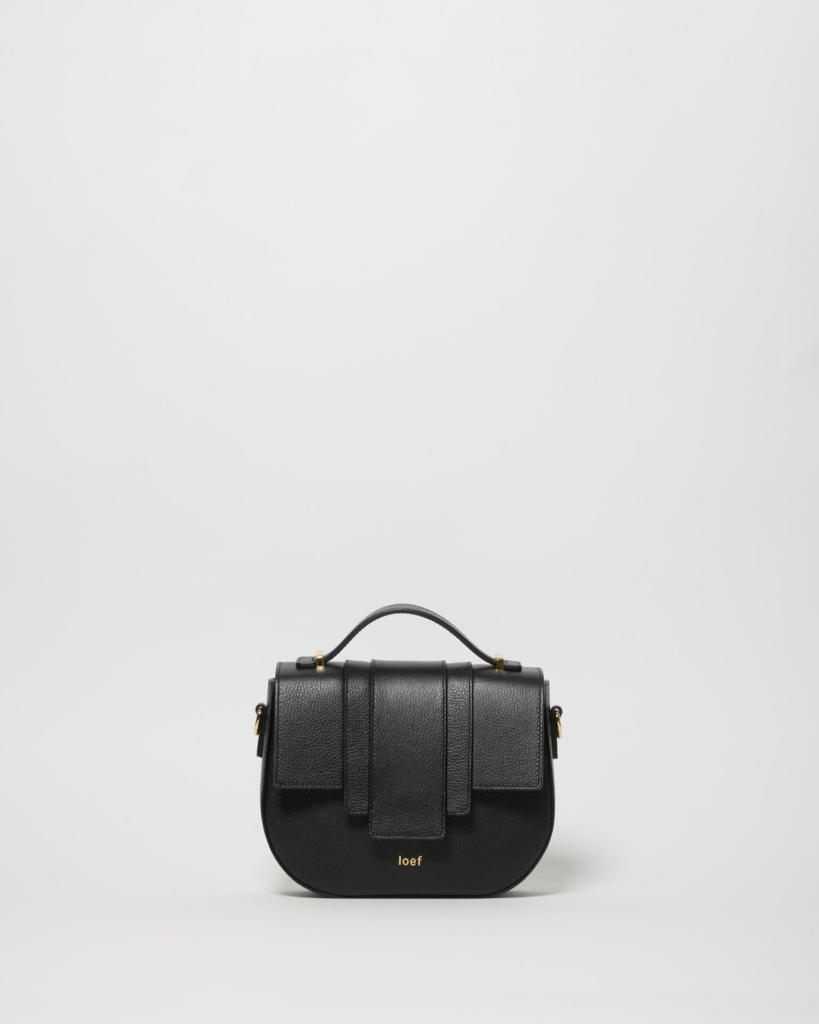 Borsa a tracolla Kim IOEF in pelle martellata nera, vista frontale, Made in Italy
