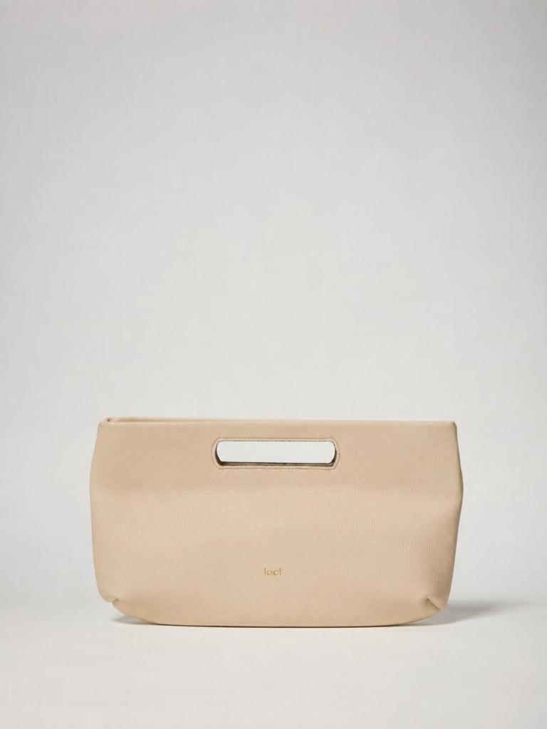 Dalia pouch in pelle martellata burro